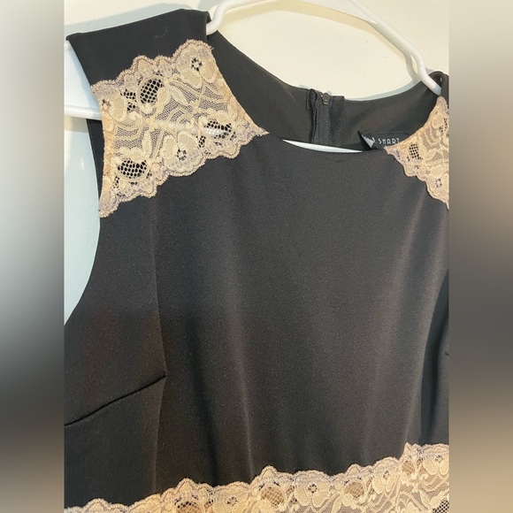 B. Smart peek thru lace & black dress - Picture 4 of 6